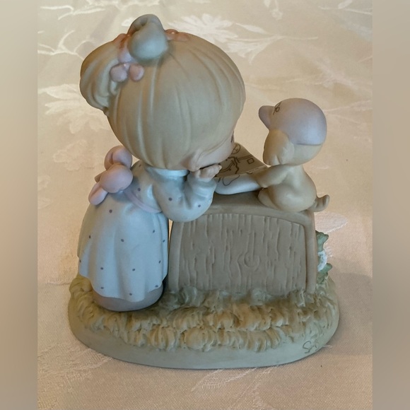 Adorable Precious Moments figurine titled "RV Haven' Fun Or What" collectible. - Picture 5 of 8